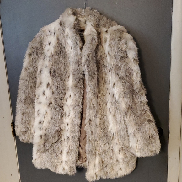 Signature Jackets & Blazers - Signature Faux Fur Coat in Cream and Gray